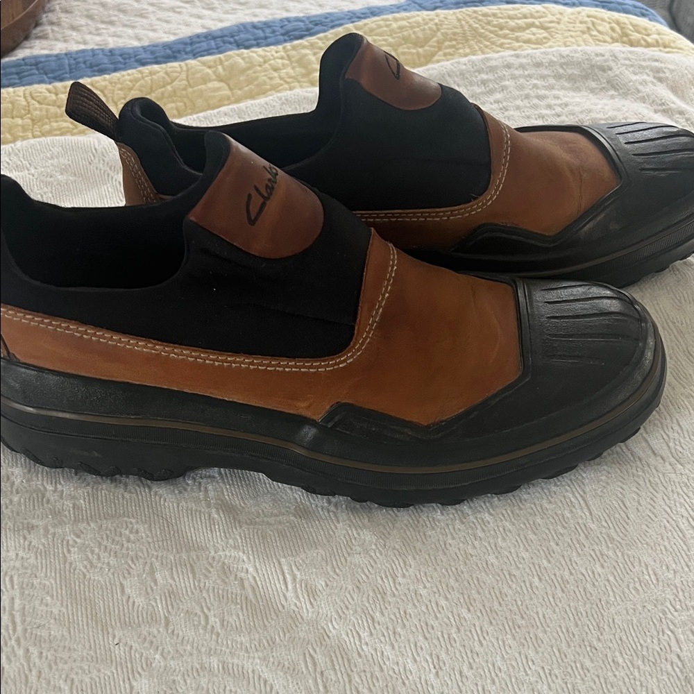 Clarks Women's Black and Brown Slip-On Rain Loafers